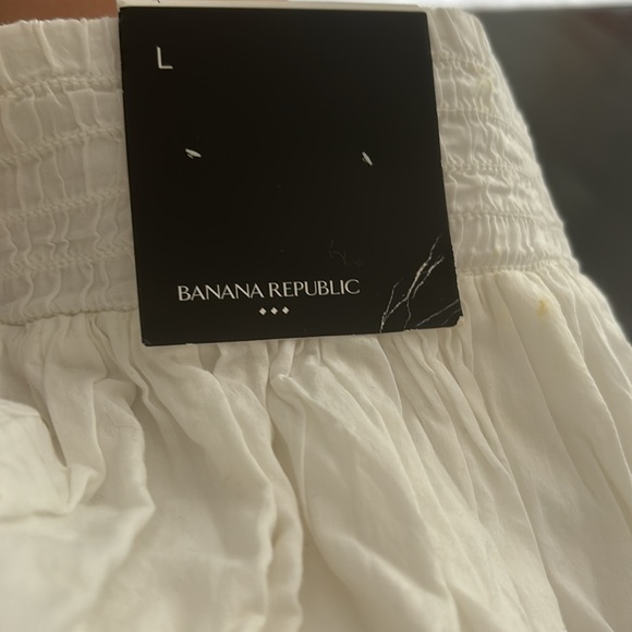 White skirt. New with tags on. - Picture 3 of 3